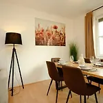Kuelhome - Wunderschoene Mit Parkplatz & Balkon Fuer 6 Appartement *