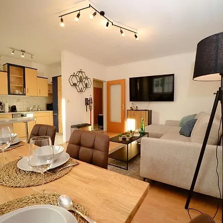 Kuelhome - Wunderschoene Mit Parkplatz & Balkon Fuer 6