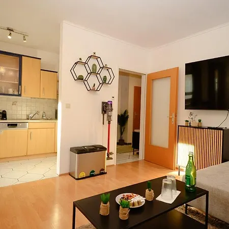 Kuelhome - Wunderschöne Mit Parkplatz&balkon Für 6