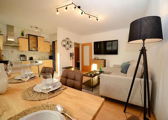 Kuelhome - Wunderschoene Mit Parkplatz & Balkon Fuer 6