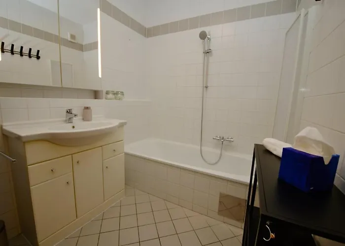 Kuelhome - Wunderschoene Mit Parkplatz & Balkon Fuer 6 Apartman *