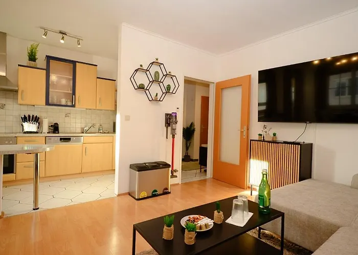 Kuelhome - Wunderschoene Mit Parkplatz & Balkon Fuer 6